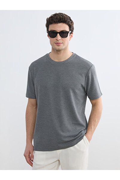 LC Waikiki Γκρι ανδρικό μπλουζάκι με υφή και λαιμόκοψη ποδηλάτου