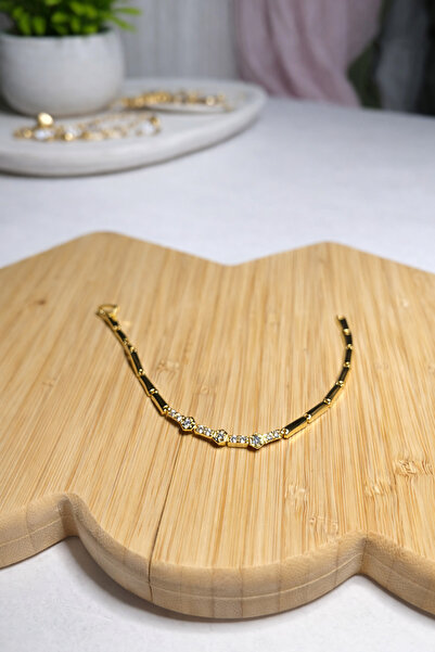 BERF JEWELLERY سوار ذهبي مع تفاصيل الزركون