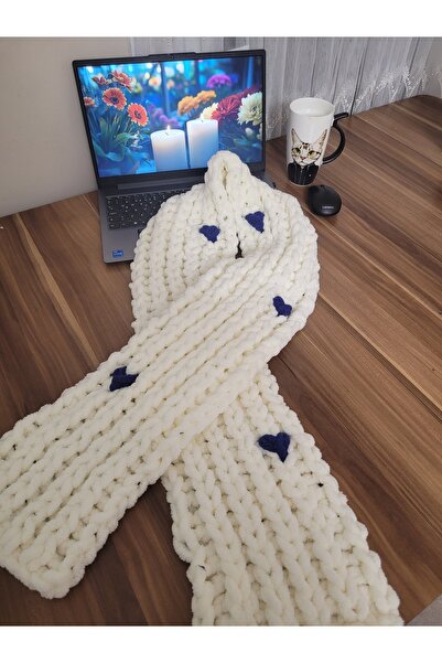 ARTTMACRAME وشاح كريمي منتفخ على شكل قلب أزرق