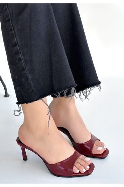 Lisinya Ribay Burgundy Patent Leather Heels Slipper - Tygoo