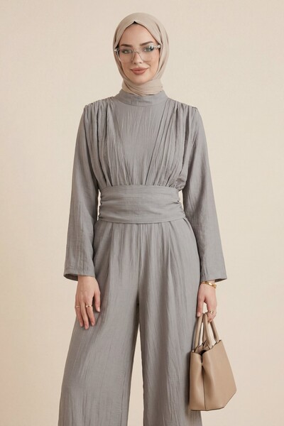 Modamorfo High neck pleated detailed pocketed belted strawberry jumpsuit - earth