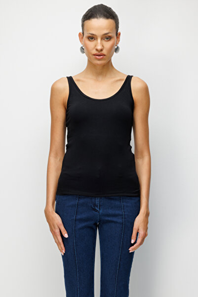 ON Βασική μπλούζα με λεπτές τιράντες