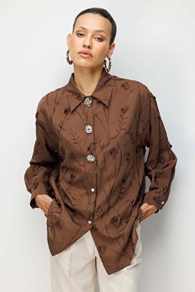 Ekol Düğme Detaylı İşlemeli Gömlek