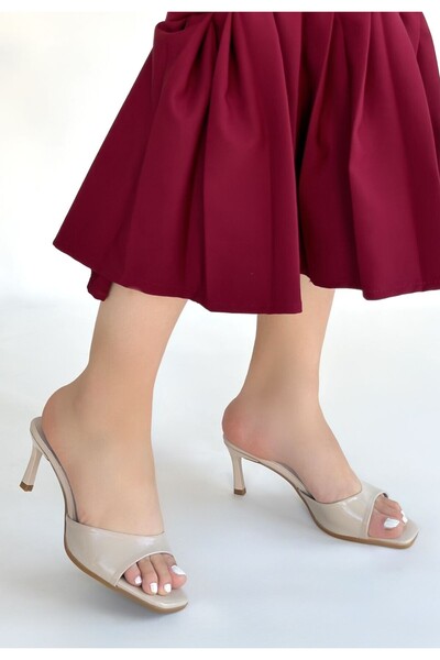 BESKAR Ribay Beige Patent Leather Heels Slipper