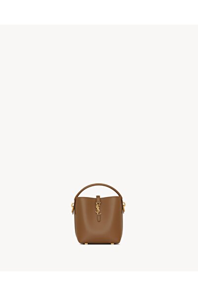 Yves Saint Laurent حقيبة دلو YSL Le 37 متوسطة الحجم من جلد الناعم