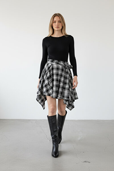 Vireo Club Women's Black Plaid Asymmetrical Mini Skirt