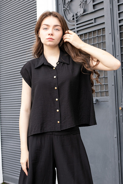 Jument Ženska ležerna košulja sa kragnom i Spuštena ramena dugmetom - crna