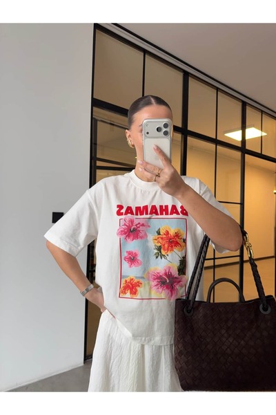 BB Bensu Buyruk Majica sa širokim izrezom i velikim printom "Bahamas"