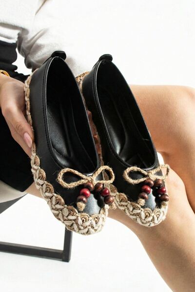 FUGA MODA كالديرا غطاء من القش الأسود مع قاعدة حرارية فاخرة حذاء مسطح