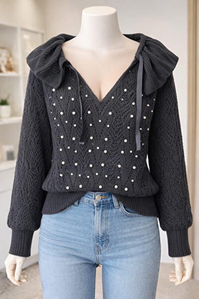 SBD Knitwear M/L Size Sweater Black Soft Texture Round Neck