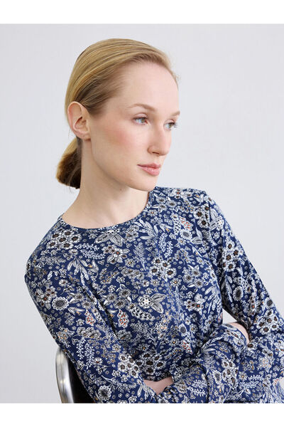 LC Waikiki تي شيرت نسائي مطرز بياقة روبا من UZG STORE للنساء الأنيقات