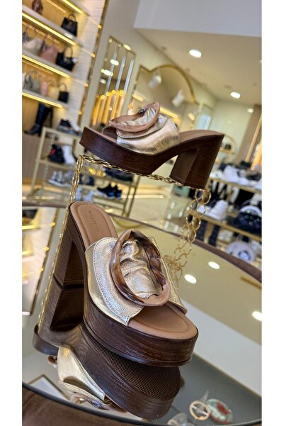 KRISTE BELL İthal Deri Tokalı Model Dolgu Topuk Terlik 2039-54