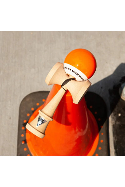 KROM Kendama POP, portocalie, profesională
