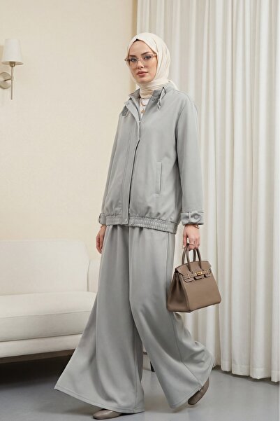 Modamorfo Ocean Suit with Collar and Sleeve Cuffs, Belt Jackets and Pleated W...