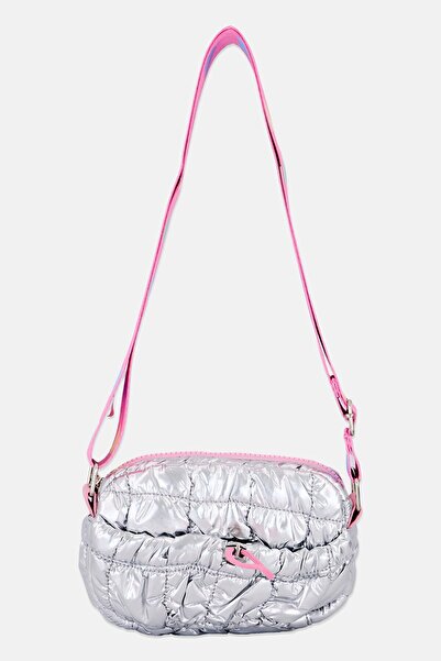 Miss Gwen's OMG حقيبة كروس بودي فضية اللون مزينة بطبعة قلوب للبنات