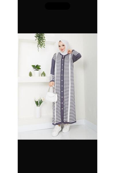moda dıcasso فستان تريكو طويل بأزرار وتفاصيل خطية
