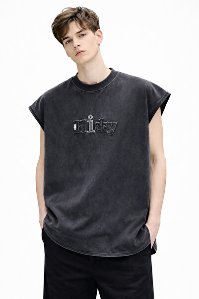 ALANAQA Cut Box Oversized Unisex T-Shirt.