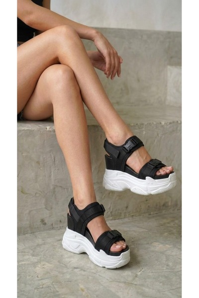 Modanizm Quak Siyah Dolgu Topuklu Sandalet
