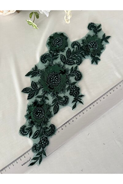 LE FANTASİA مرصّع بالخرز قطعة من التطريز المزين بالترتر - تطريز ثلاثي الأبعاد...