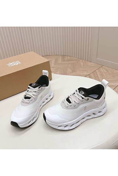 CLOUD On Cloudtitl x Loewe Unisex Sneakers