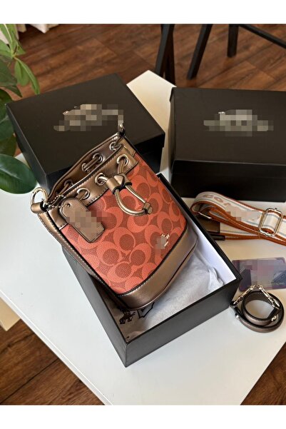 Generic Handbag and shoulder bag, high quality material, with accessories