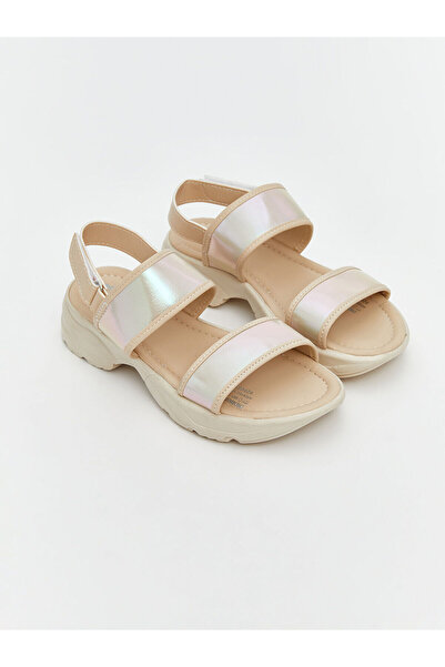 LC Waikiki صنادل بناتي من فيلكرو من الموسم الجديد من بييك