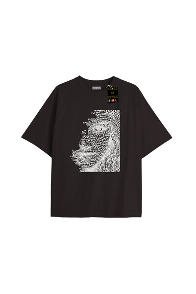 Flood Of Style Μαύρο μπλουζάκι oversized με σχέδιο μισού προσώπου Προσαρμοσμέ...