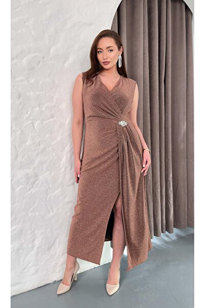 Butik Nilyam Kadın Büyük Beden Kruvaze Yaka Sıfır Kol Bel Drapeli Broşlu Yırt...