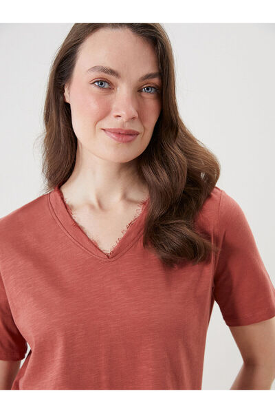 LC Waikiki Γυναικείο μπλουζάκι με λαιμόκοψη σε σχήμα V Özmarka New Season