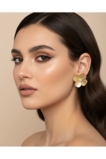 Çınar Aksesuar Altın Kaplama Mat Dokulu Çiçek Küpe - Zirkon Taş Detaylı Moder...