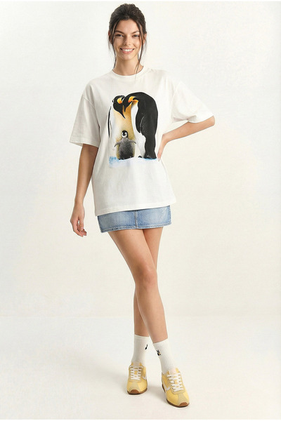 Bianco Lucci Women's Penguin Printed Oversized Basic T-Shirt Öt261008 60283985