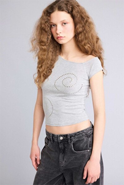 DeFacto Εφαρμοστό μπλουζάκι με λαιμόκοψη καγιάκ και κοντά μανίκια G9735AX26SP