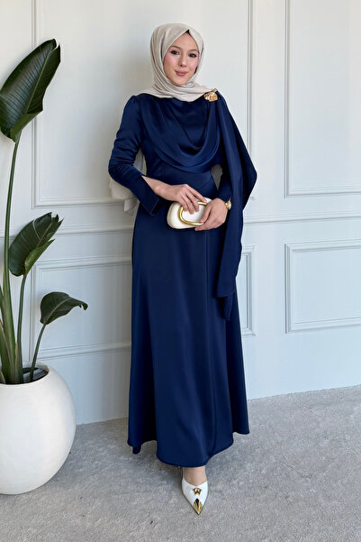 Tesettür Diyarı Bonna Brooched Satin Hijab Evening Dress - Navy Blue