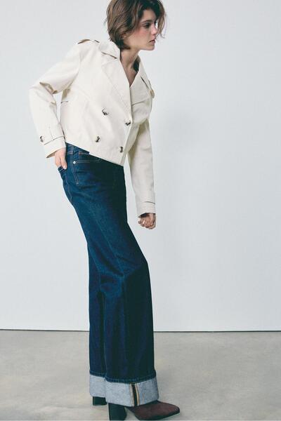 Stradivarius Short double-breasted trench coat