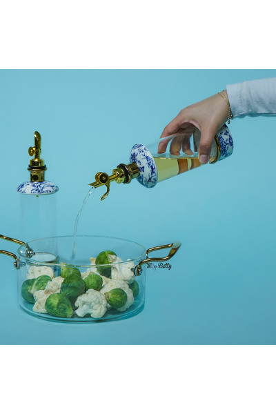 Miss Betty Blue Life 2-Piece Glass Porcelain Oil Pot