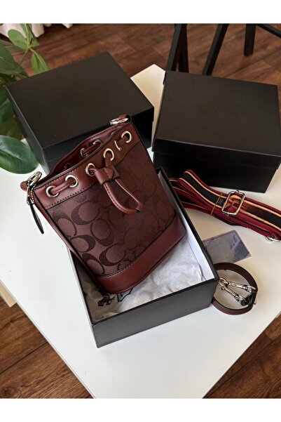 Ropi Most requested: A distinctive and elegant luxury women's Clutch Bag