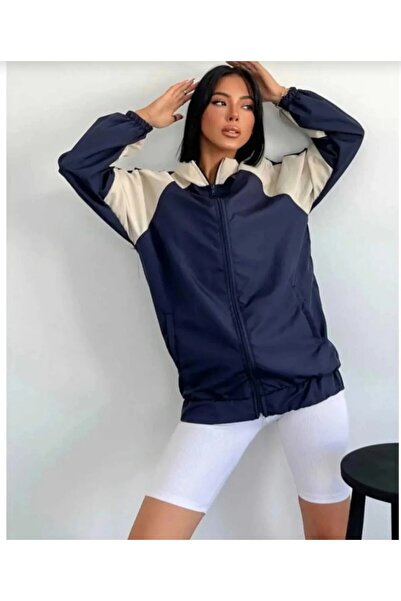 Ezgi Nişantaşı Αδιάβροχο με σχέδιο Oversize με φερμουάρ