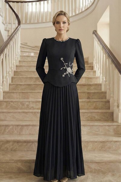 Hakimoda طقم فستان سهرة من الشيفون من DORA Adriana& باللون الأسود