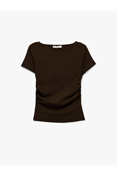 Koton Slim Fit Drapeli Kısa Kollu Kayık Yaka Tişört