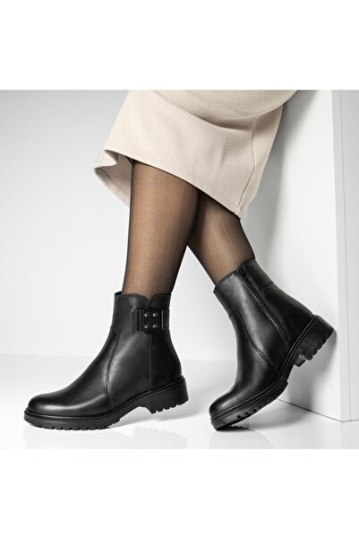 Modlet.ro Women's black low-sole boots made of leather MOD0351