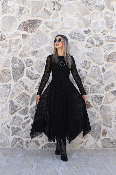 bytugcekaya Siyah Uzun Kollu Kadife İşlemeli Elbise