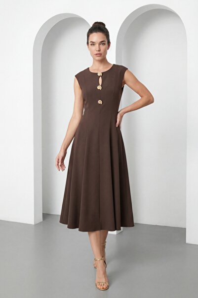 OFZE Kadın Kahverengi Bisiklet Yaka Gold Aksesuar Detaylı Midi Davet Elbisesi