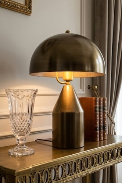 Luzarana Toms Eskitme Masa Lambası Modern Dekoratif Metal Tasarım Şık Aydınlatma