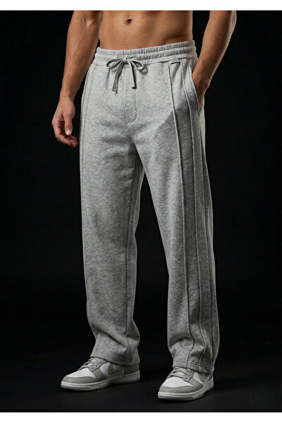 Cargo Oversized pants, the latest trend, with a gray stripe.