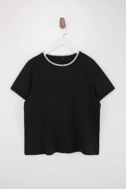 Trendyol Curve Μαύρο 100% βαμβακερό μπλουζάκι με λεπτομέρεια ραφής σε αντίθεσ...