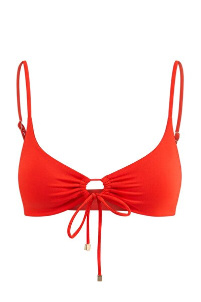 ترينديول كوليكشن حمالة صدر حمراء مزينة بتفاصيل مقطوعة من الليكرا ®   XTRA LIF...