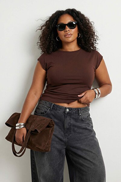 Trendyol Curve Καφέ Βισκόζη Ριμπ Ελαστική Άνετη Βασική Πλεκτή Μπλούζα Μεγάλου...