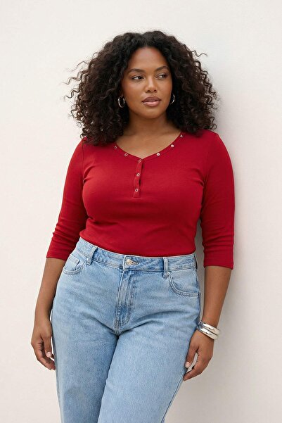 Trendyol Curve Red Soft Fabric V-Neck Snap Detailed Knitted Plus Size Blouse ...
