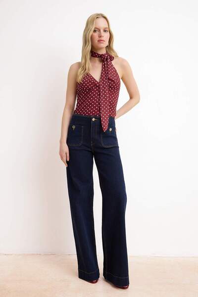 Trendyol Collection Burgundija bluza sa halter izrezom, tačkastim uzorkom, od...