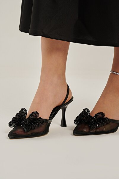 Modezya حذاء ريجينا نسائي بكعب مطاطي وتفاصيل حجرية شفافة باللون الأسود